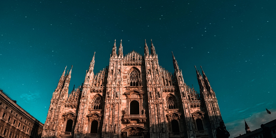 собор в готическом стиле